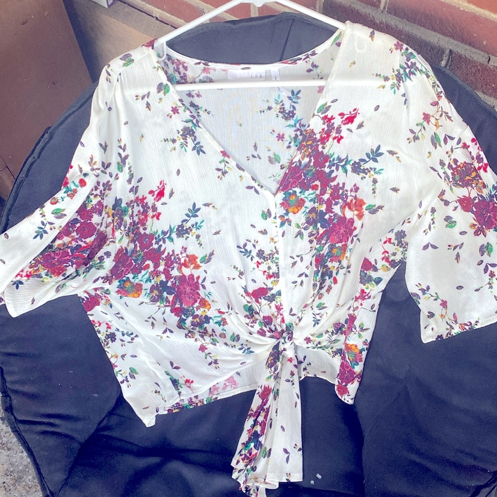 LUO Blouse button up and ties at the waist! Very cute and brand new